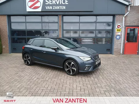 SEAT Ibiza 1.0 TSI (110pk) FR Plus Connect + Panoramadak + 18 inch + Camera etc. etc.