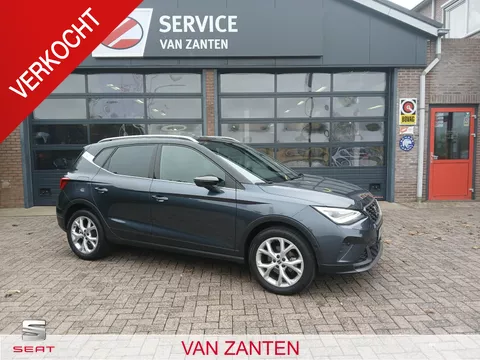 SEAT Arona 1.0 TSI FR Business Connect DSG-7 + Navigatie + Camera + LED etc. etc.